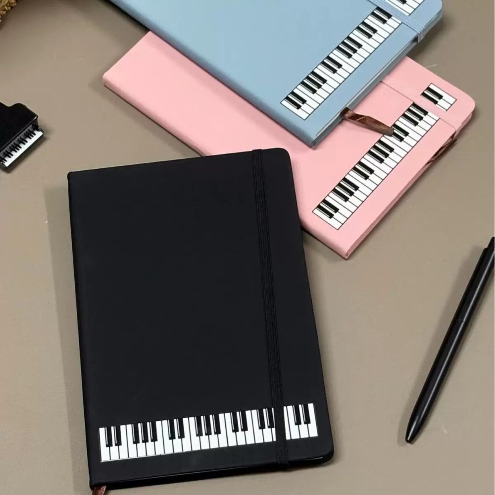 Notatnik z motywem muzycznym,  – Blank Sheet Music Notebook recenzja i cena